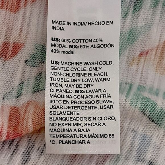 Chico's Abstract Notch Neck Tee Size 2 (12) Like New - Picture 15 of 15